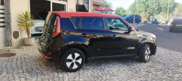 Kia Soul 2017 - 10950 EUR, 75123 km - AUTO.MOTO.pt - 75123km - foto 5 de 18