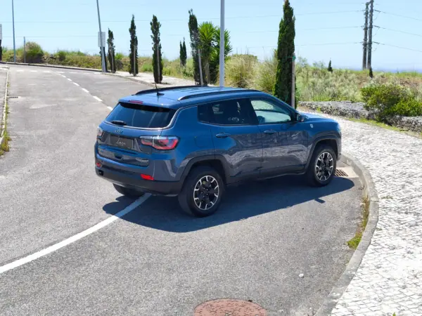 Jeep Compass 2020 - 22990 EUR, 79241 km - AUTO.MOTO.pt - 79241km - foto 28 de 30