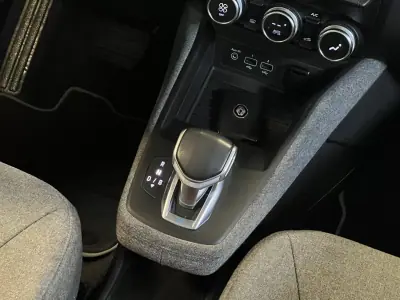 Renault Zoe 2020 - 13990 EUR, 145000 km - AUTO.MOTO.pt - 145000km - foto 18 de 52