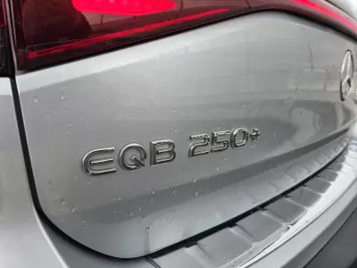 Mercedes-Benz EQB 2025 - 65000 EUR, 20000 km - AUTO.MOTO.pt - 20000km - foto 21 de 23