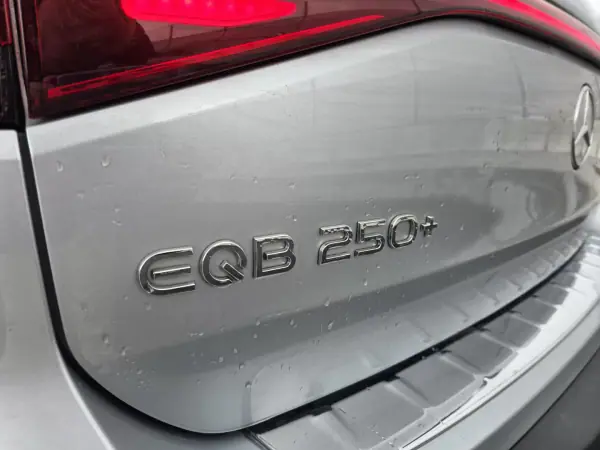 Mercedes-Benz EQB 2025 - 65000 EUR, 20000 km - AUTO.MOTO.pt - 20000km - foto 21 de 23