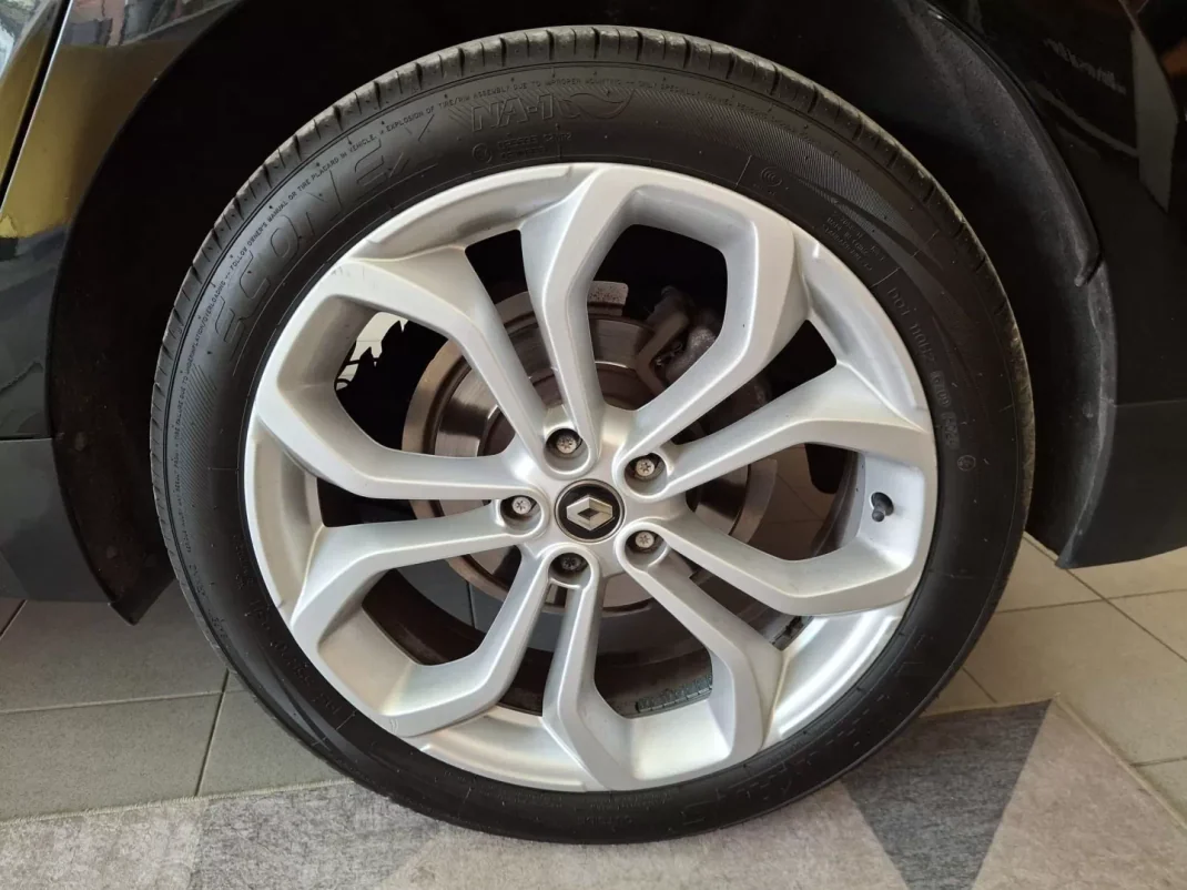 Renault Grand Scénic 2019 - 16700 EUR, 173000 km - AUTO.MOTO.pt - 173000km - foto 6 de 18