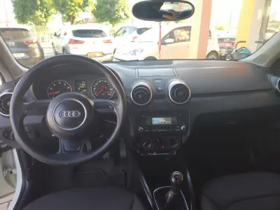 Audi A1 Sportback 2015 - 9500 EUR, 148300 km - 148300km - foto 10 de 13