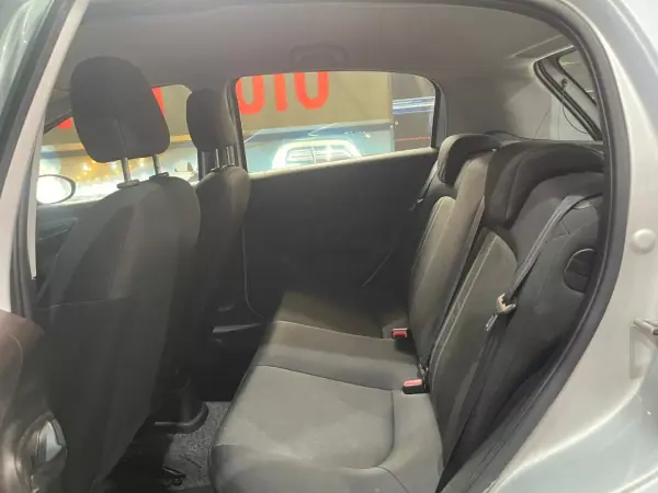 Fiat Punto 2015 - 6250 EUR, 198000 km - AUTO.MOTO.pt - 198000km - foto 23 de 31