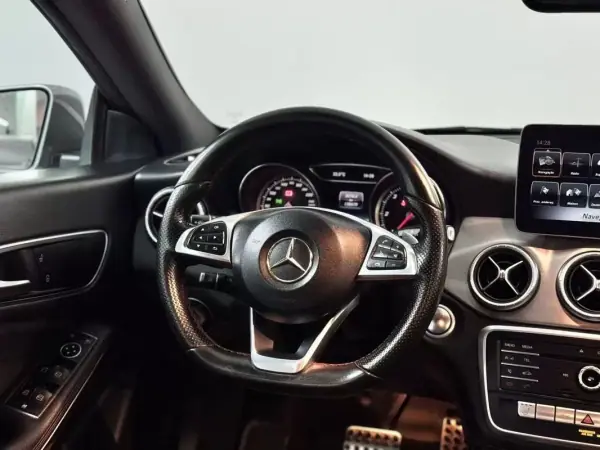 Mercedes-Benz CLA 180 2018 - 19950 EUR, 138000 km - AUTO.MOTO.pt - 138000km - foto 24 de 60