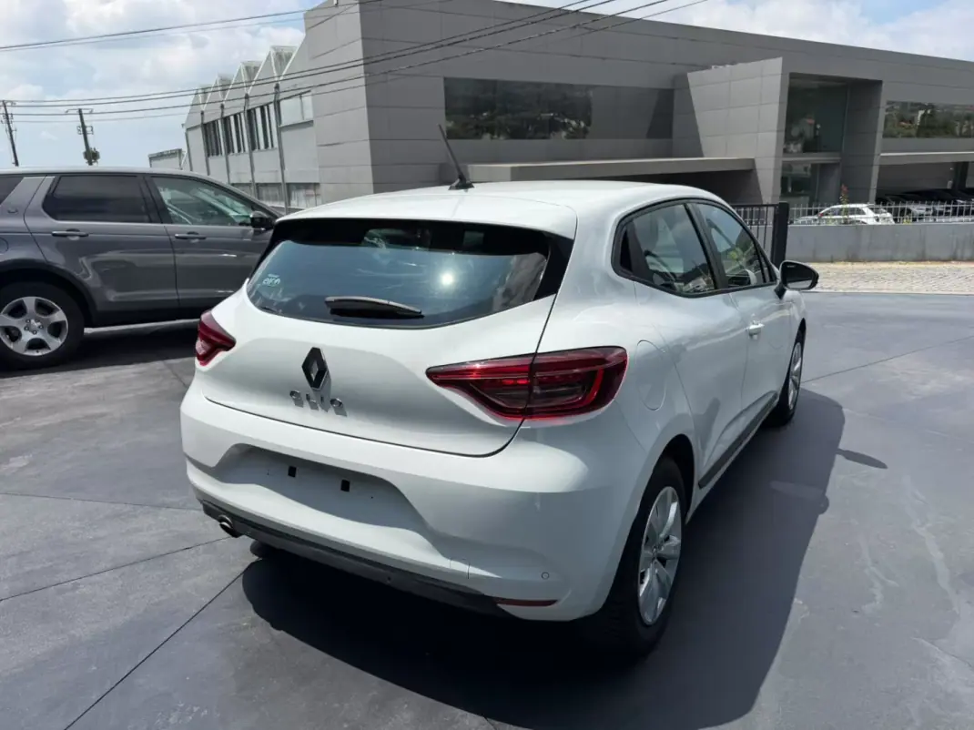 Renault Clio 2019 - 12300 EUR, 144000 km - 144000km - foto 4 de 11