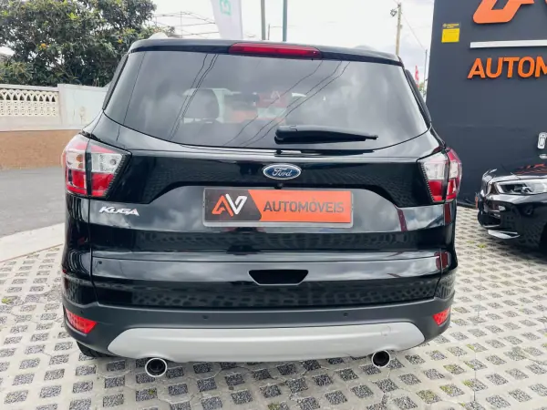 Ford Kuga 2017 - 17950 EUR, 85499 km - AUTO.MOTO.pt - 85499km - foto 6 de 14