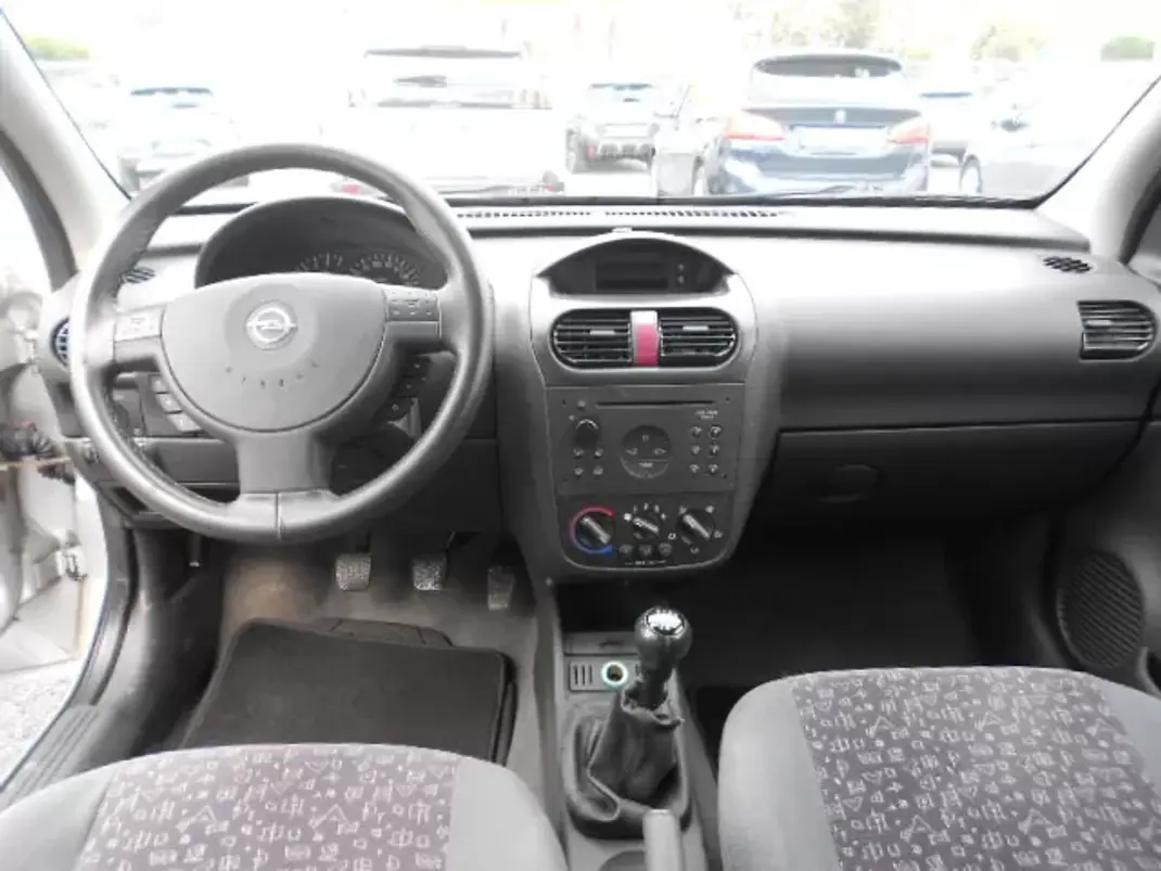 Opel Corsa 2002 - 3500 EUR, 0 km - AUTO.MOTO.pt - foto 2 de 12