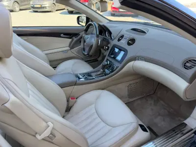 Mercedes-Benz SL 350 2009 - 39990 EUR, 84000 km - 84000km - foto 29 de 36