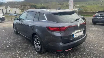 Renault Mégane Sport Tourer 2021 - 15900 EUR, 140000 km - AUTO.MOTO.pt - 140000km - foto 6 de 21