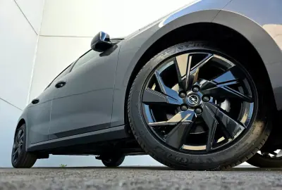 Opel Astra 2023 - 19900 EUR, 16940 km - AUTO.MOTO.pt - 16940km - foto 6 de 39