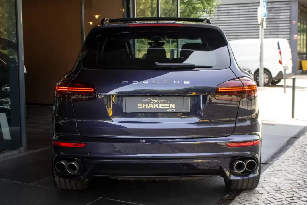 Porsche Cayenne 2016 - 42900 EUR, 139769 km - AUTO.MOTO.pt - 139769km - foto 10 de 49