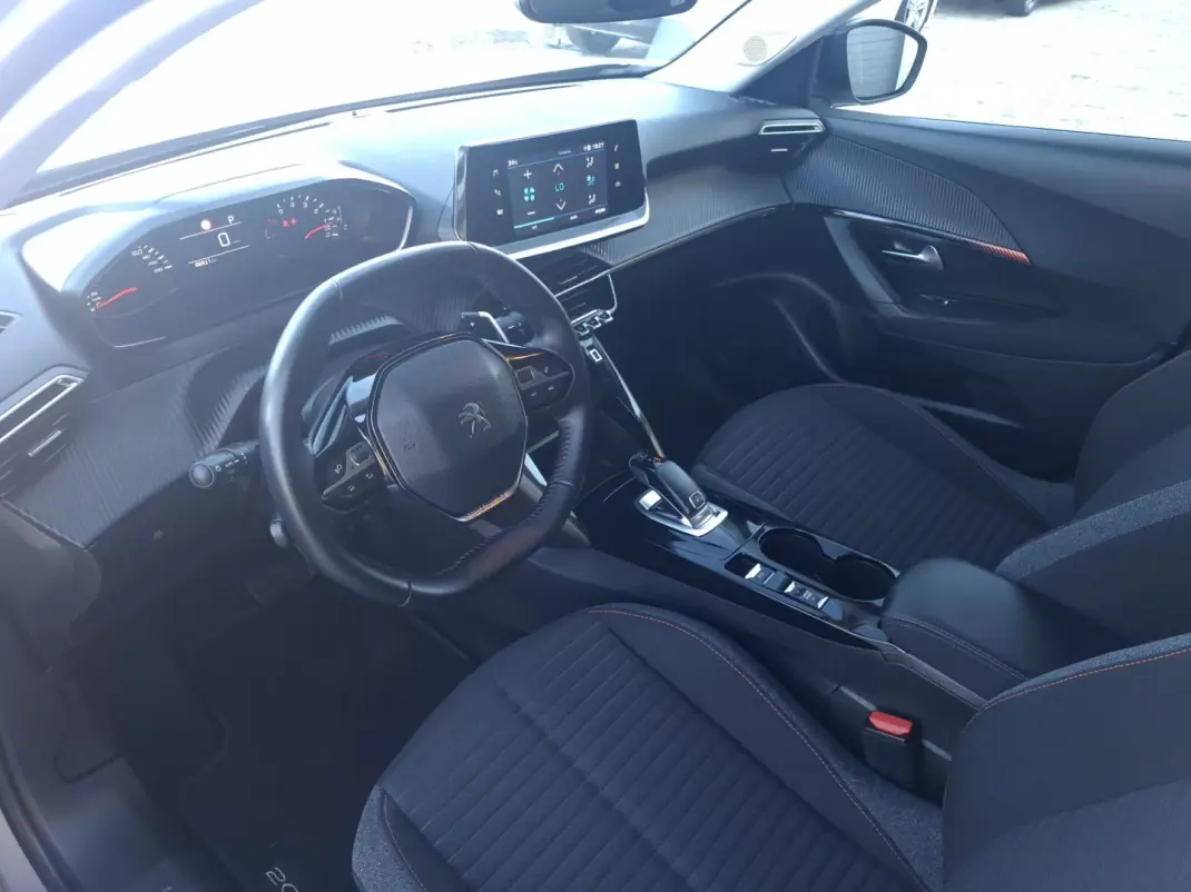 Peugeot 2008 2022 - 16490 EUR, 88812 km - 88812km - foto 9 de 18