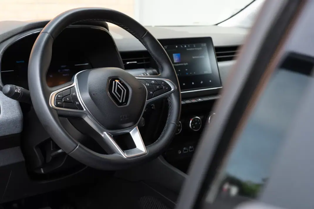 Renault Clio 2024 - 16950 EUR, 38060 km - AUTO.MOTO.pt - 38060km - foto 7 de 16