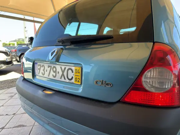 Renault Clio 2004 - 3250 EUR, 222926 km - AUTO.MOTO.pt - 222926km - foto 8 de 28