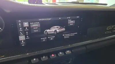 Porsche 992 2021 - 235000 EUR, 15666 km - AUTO.MOTO.pt - 15666km - foto 46 de 61