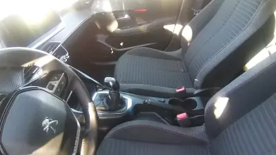 Peugeot 208 2022 - 13565 EUR, 63583 km - AUTO.MOTO.pt - 63583km - foto 28 de 37