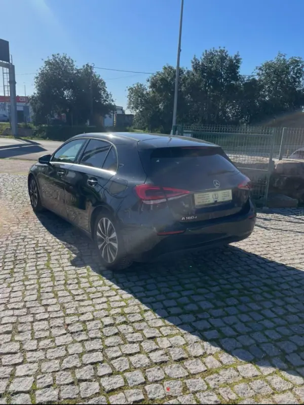Mercedes-Benz A 180 2021 - 25900 EUR, 110260 km - AUTO.MOTO.pt - 110260km - foto 8 de 15