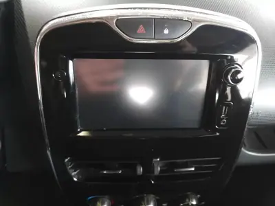 Renault Clio 2014 - 8750 EUR, 109100 km - AUTO.MOTO.pt - 109100km - foto 22 de 30