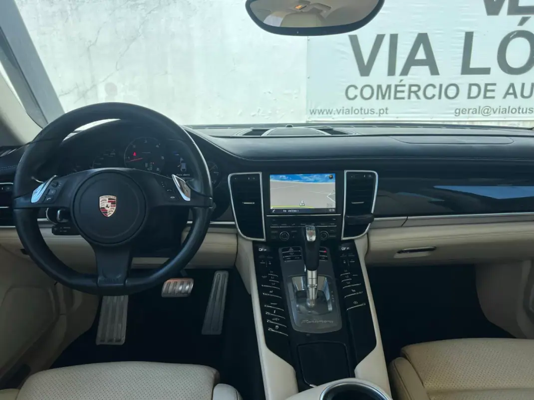 Porsche Panamera 2014 - 46000 EUR, 136900 km - AUTO.MOTO.pt - 136900km - foto 11 de 19