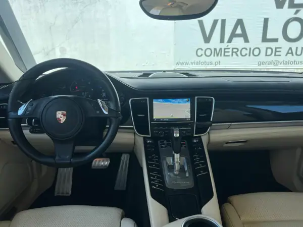 Porsche Panamera 2014 - 46000 EUR, 136900 km - AUTO.MOTO.pt - 136900km - foto 11 de 19