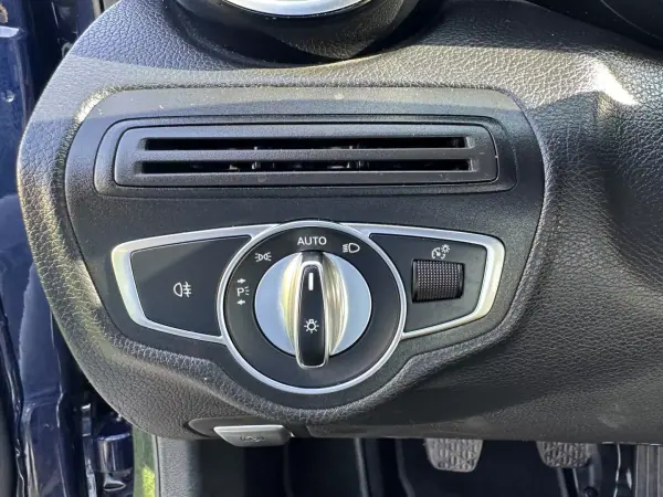Mercedes-Benz C 180 2017 - 15900 EUR, 249000 km - AUTO.MOTO.pt - 249000km - foto 26 de 58