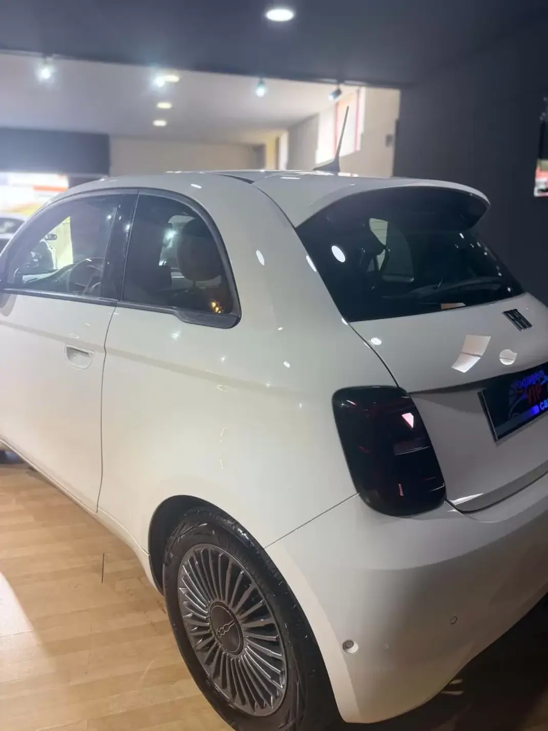 Fiat 500e 2021 - 16999 EUR, 18600 km - 18600km - foto 14 de 16