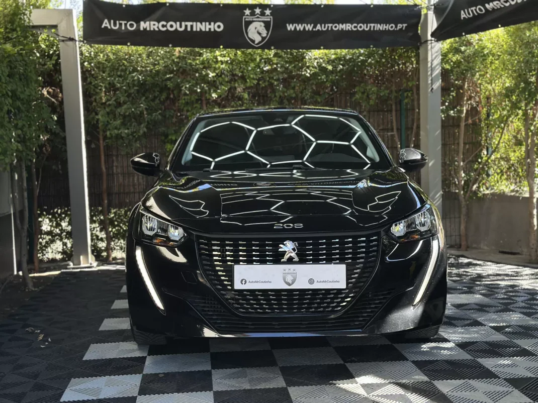 Peugeot 208 2023 - 15900 EUR, 68000 km - AUTO.MOTO.pt - 68000km - foto 1 de 24