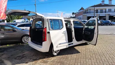 Toyota Proace City Verso 1.5D L1 Confort 2022 - 22900 EUR, 171567 km - AUTO.MOTO.pt - 171567km - foto 3 de 35