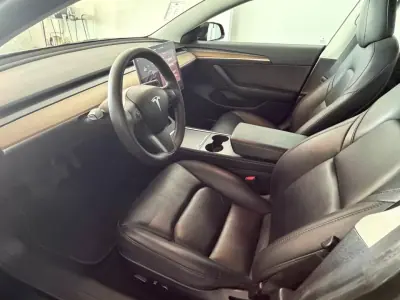 Tesla Model 3 2021 - 29000 EUR, 88000 km - AUTO.MOTO.pt - 88000km - foto 5 de 7
