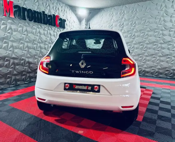 Renault Twingo 2020 - 11990 EUR, 60657 km - AUTO.MOTO.pt - 60657km - foto 12 de 25