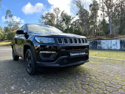 Jeep Compass 2018 - 16900 EUR, 131000 km - AUTO.MOTO.pt - 131000km - foto 20 de 21