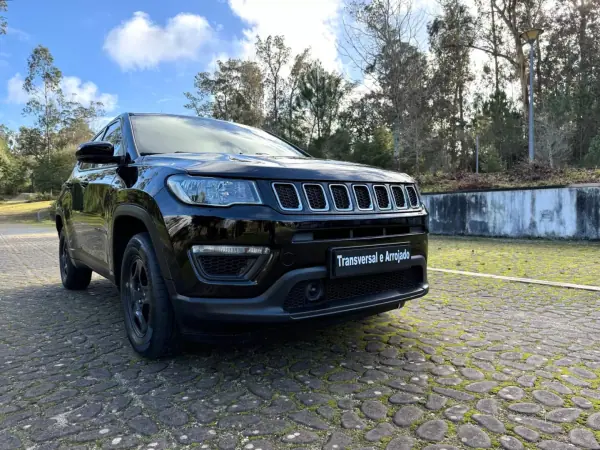 Jeep Compass 2018 - 16900 EUR, 131000 km - AUTO.MOTO.pt - 131000km - foto 20 de 21