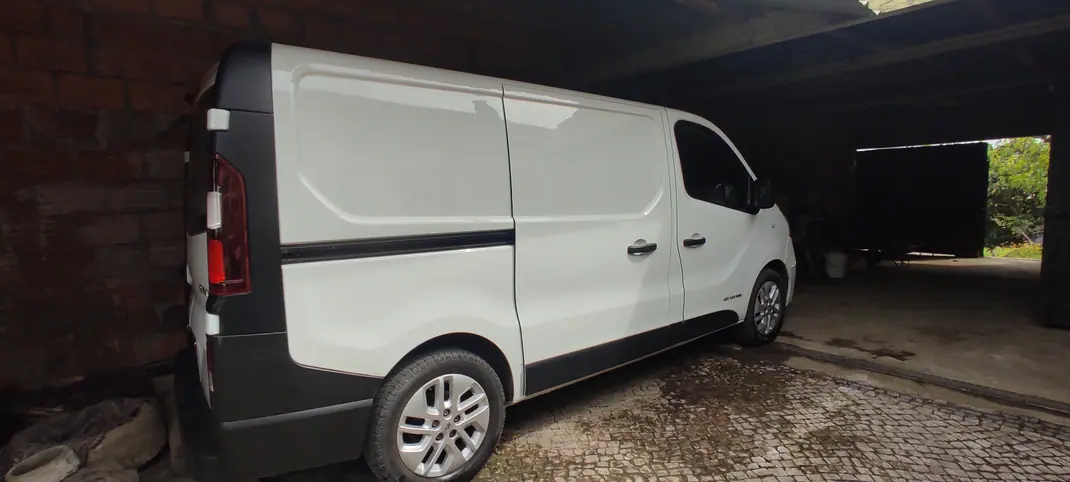 Renault Trafic 1.6DCi L1H1 2018 - 22800 EUR, 49500 km - AUTO.MOTO.pt - 49500km - foto 4 de 7