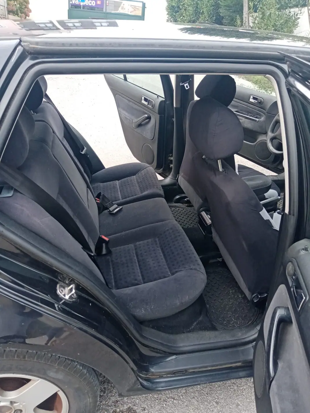 Volkswagen Golf 2000 - 1500 EUR, 303000 km - 303000km - foto 5 de 7