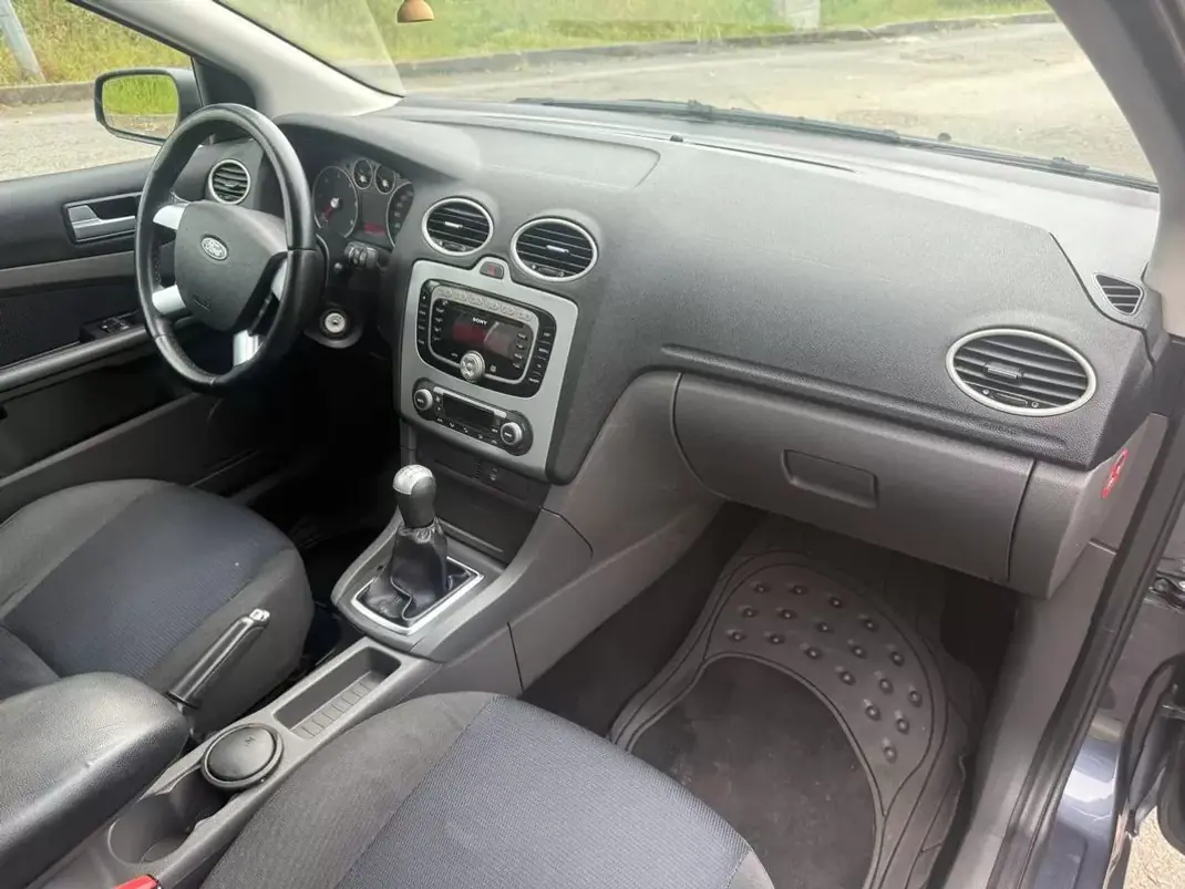 Ford Focus SW 2007 - 4450 EUR, 235000 km - AUTO.MOTO.pt - 235000km - foto 13 de 26