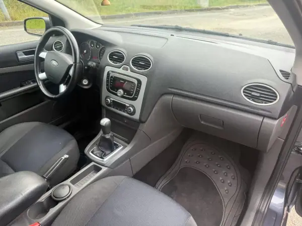 Ford Focus SW 2007 - 4450 EUR, 235000 km - AUTO.MOTO.pt - 235000km - foto 13 de 26