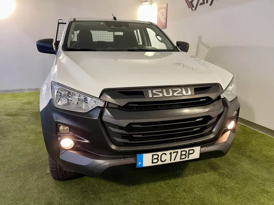 Isuzu D-Max 2023 - 32950 EUR, 32000 km - AUTO.MOTO.pt - 32000km - foto 5 de 26
