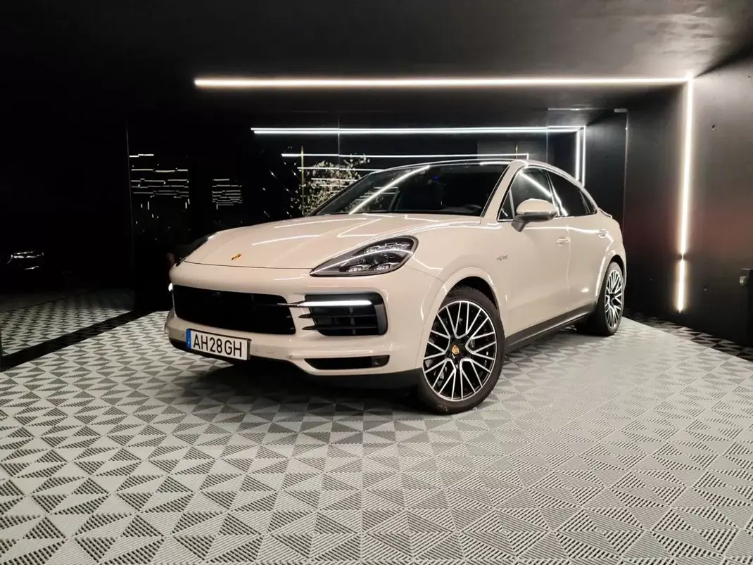 Porsche Cayenne Coupé 2021 - 74750 EUR, 125000 km - AUTO.MOTO.pt - 125000km - foto 2 de 32