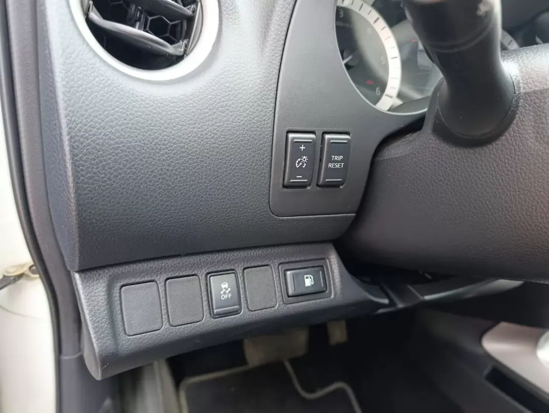 Nissan Navara 2021 - 33900 EUR, 151424 km - 151424km - foto 5 de 27