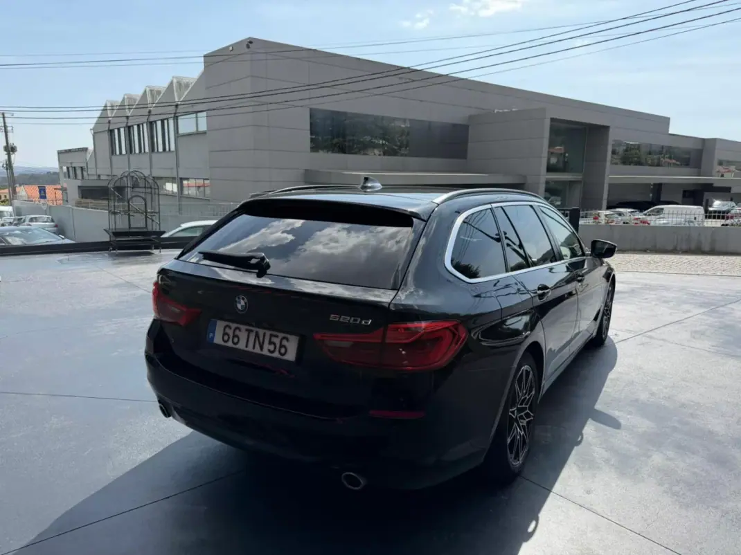 BMW 520 2017 - 21900 EUR, 217000 km - AUTO.MOTO.pt - 217000km - foto 3 de 12