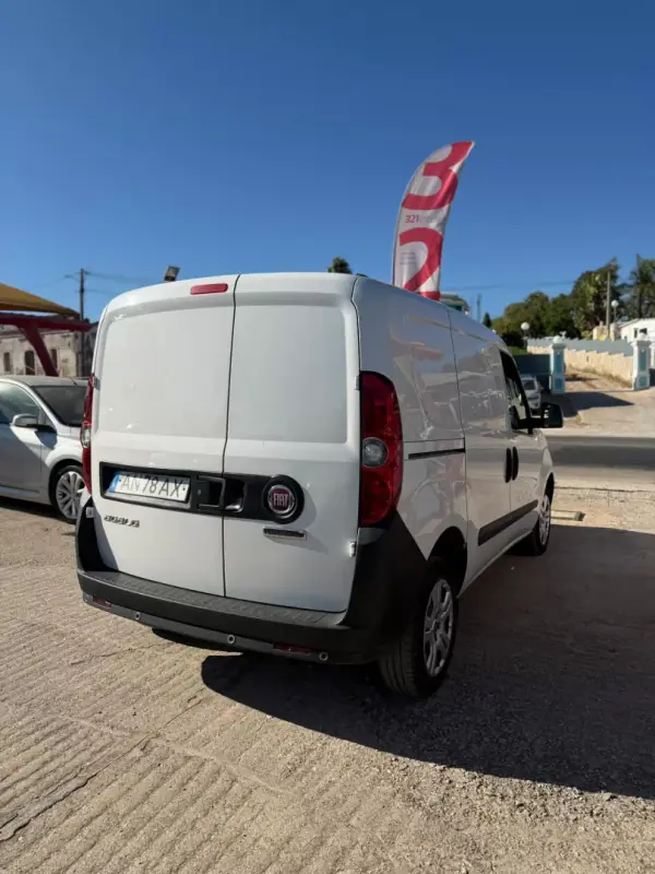 Fiat Doblo 2021 - 13900 EUR, 113894 km - AUTO.MOTO.pt - 113894km - foto 4 de 7