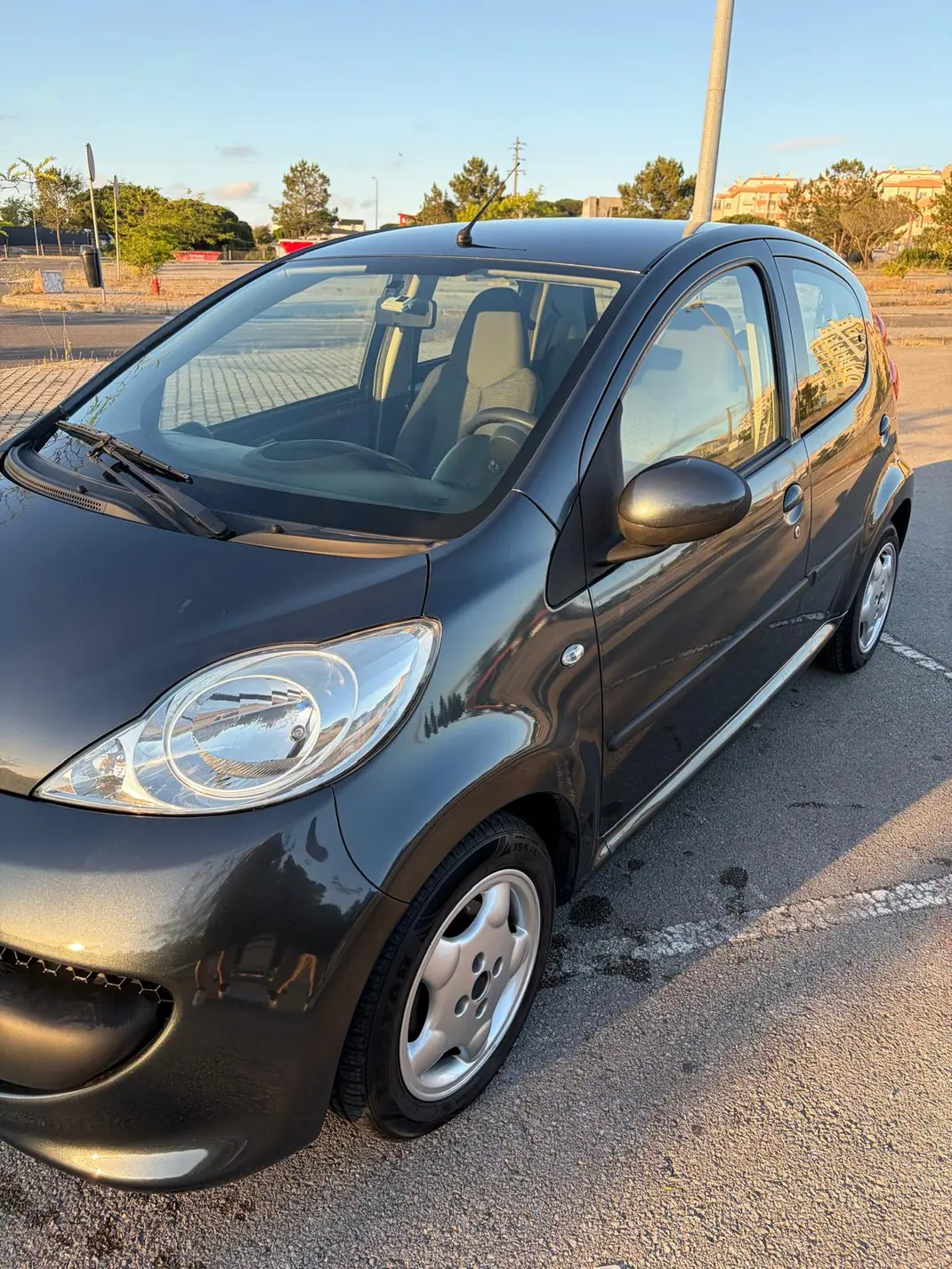 Peugeot 107 2006 - 3000 EUR, 188000 km - AUTO.MOTO.pt - 188000km - foto 15 de 15