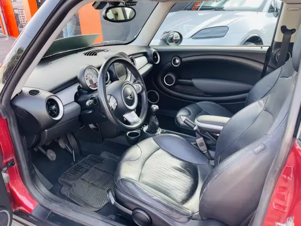 MINI Clubman 2008 - 10750 EUR, 144000 km - AUTO.MOTO.pt - 144000km - foto 8 de 12