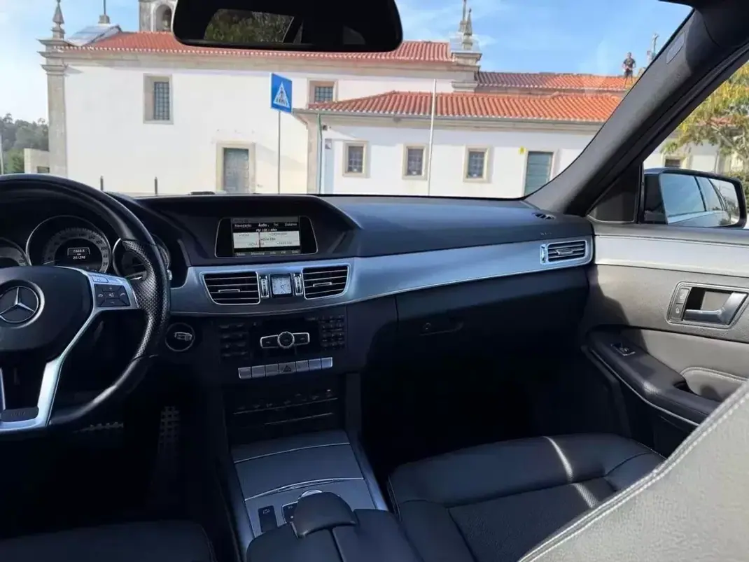 Mercedes-Benz E 250 2014 - 17999 EUR, 250000 km - AUTO.MOTO.pt - 250000km - foto 12 de 27