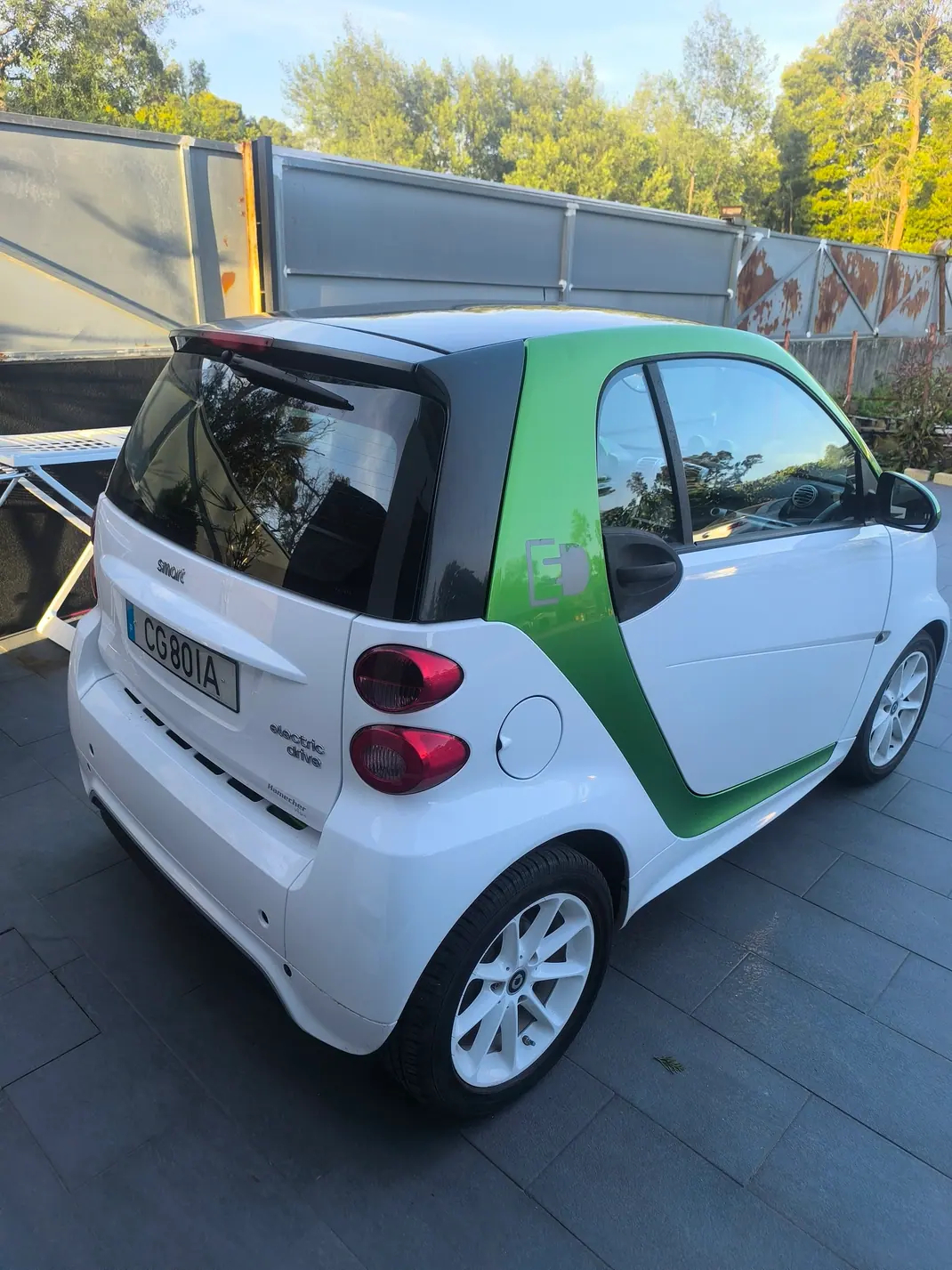 Smart ForTwo Coupé 2014 - 7900 EUR, 26400 km - AUTO.MOTO.pt - 26400km - foto 2 de 4