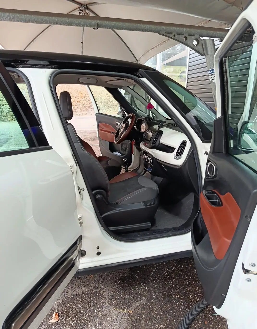 Fiat 500L 2013 - 7500 EUR, 177000 km - 177000km - foto 5 de 10