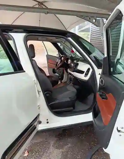 Fiat 500L 2013 - 7500 EUR, 177000 km - 177000km - foto 5 de 10