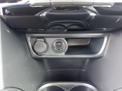 Peugeot 208 2018 - 10990 EUR, 181000 km - AUTO.MOTO.pt - 181000km - foto 25 de 38
