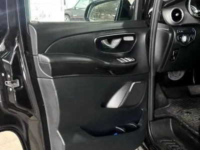 Mercedes-Benz V 250 2018 - 46900 EUR, 143027 km - AUTO.MOTO.pt - 143027km - foto 13 de 37